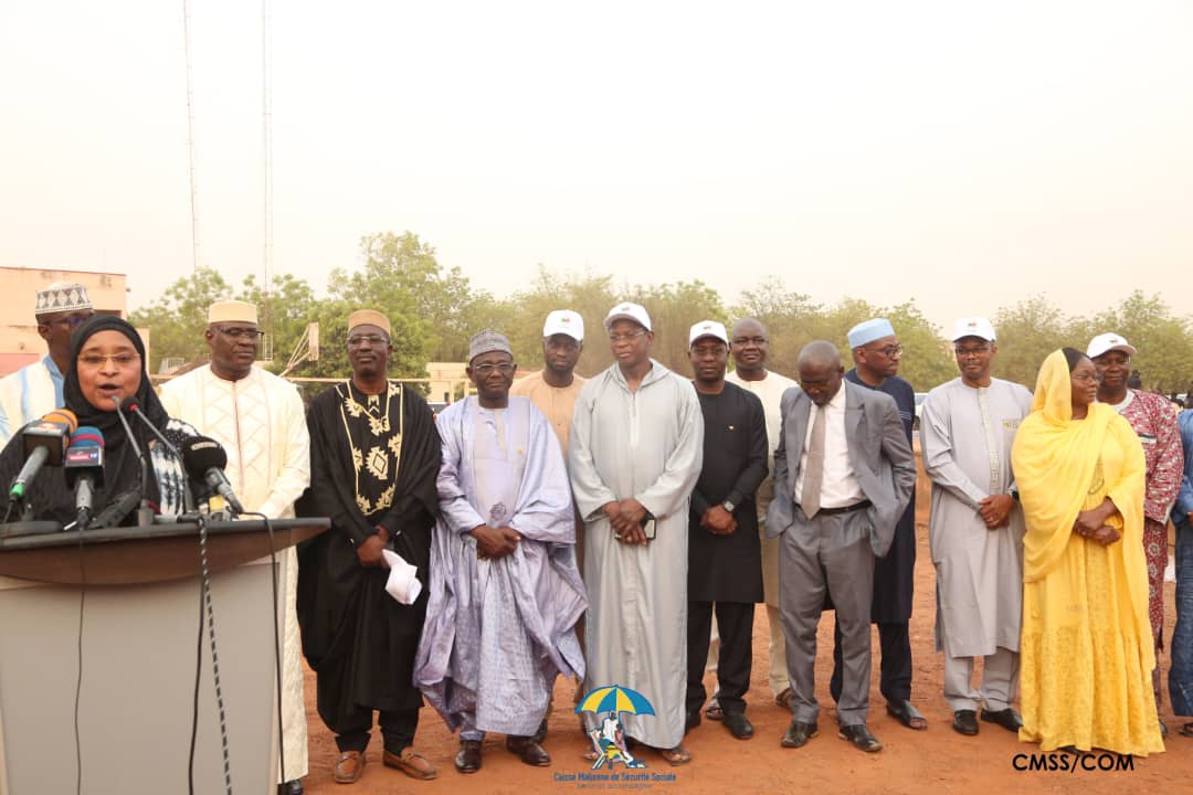 Sounkalo Solidarité: La rupture de jeûne collective organisée par le Colonel Assa Badiallo engagée en faveur des plus démunies.